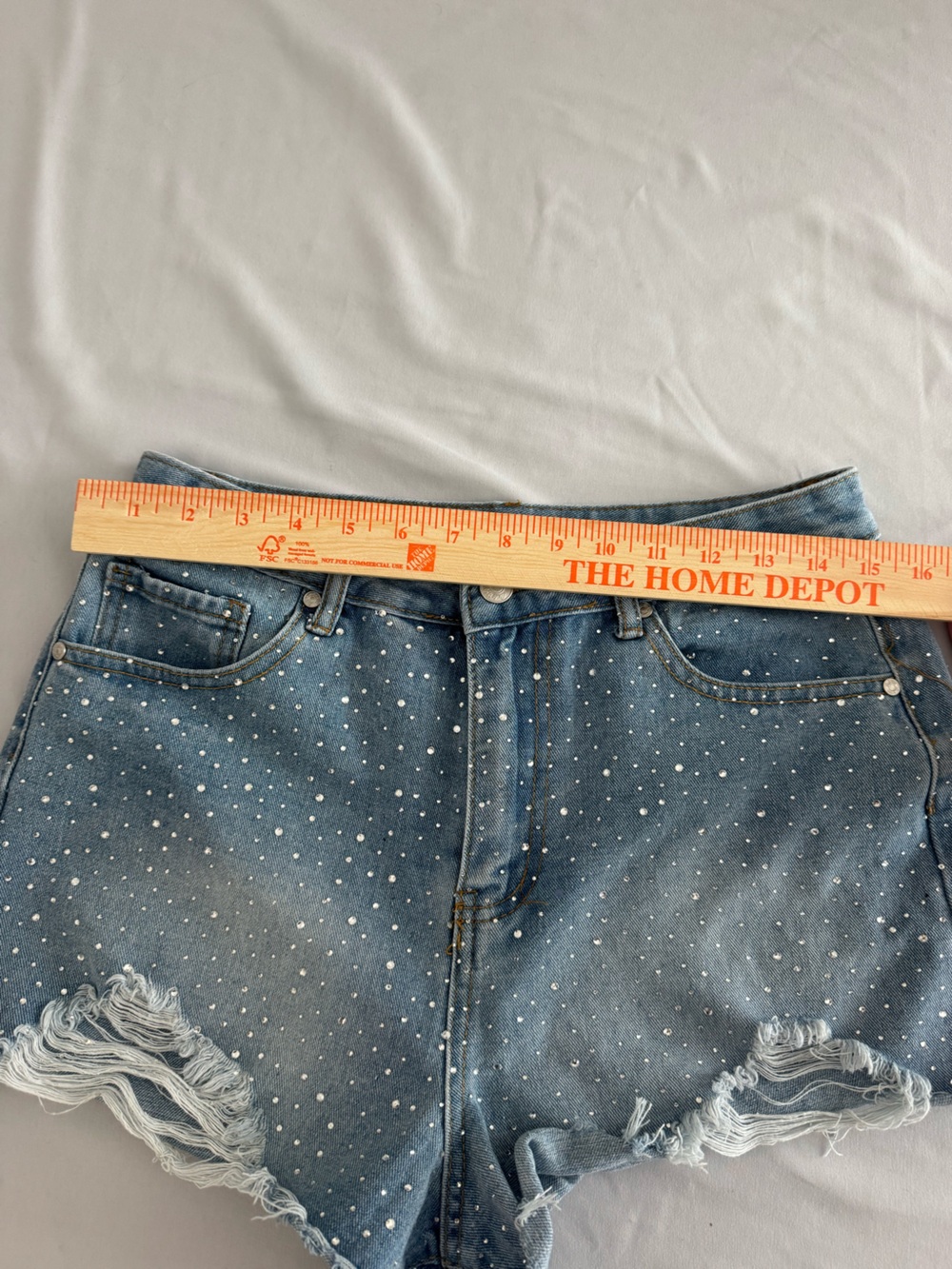 Cali 1850 High Waist Rhinestone Embellishment Cut Off Shorts Size 9 - Picture 8 of 8